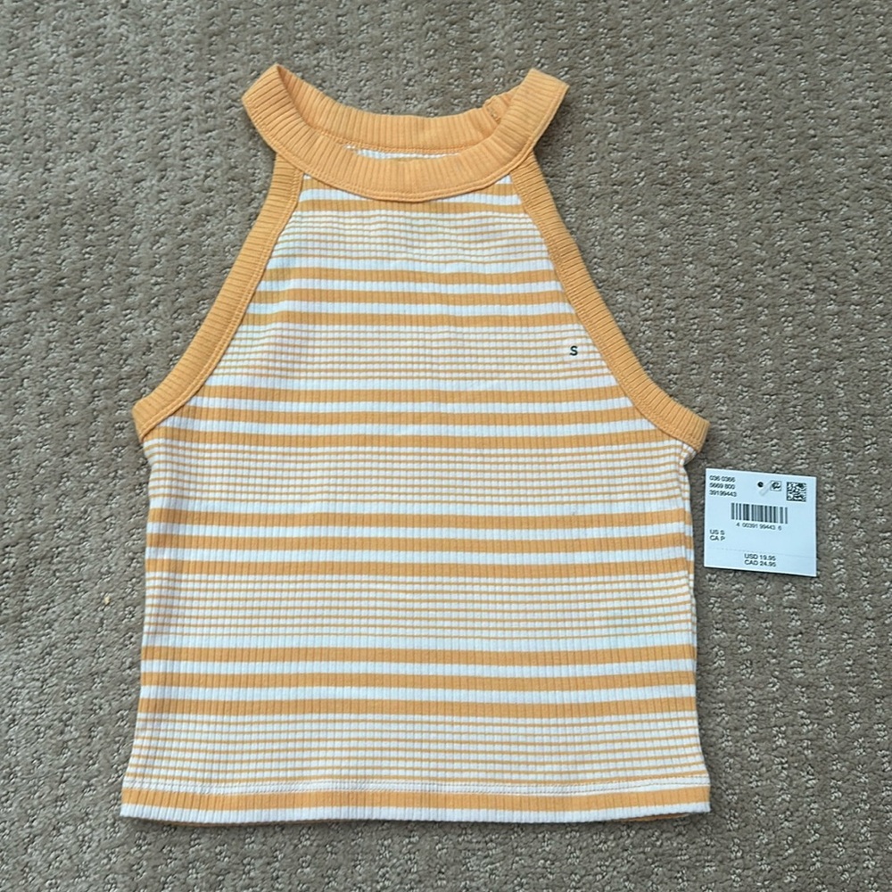 American Eagle top in a SMALL and New With Tags Smoke free